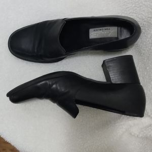 Black dress shoes